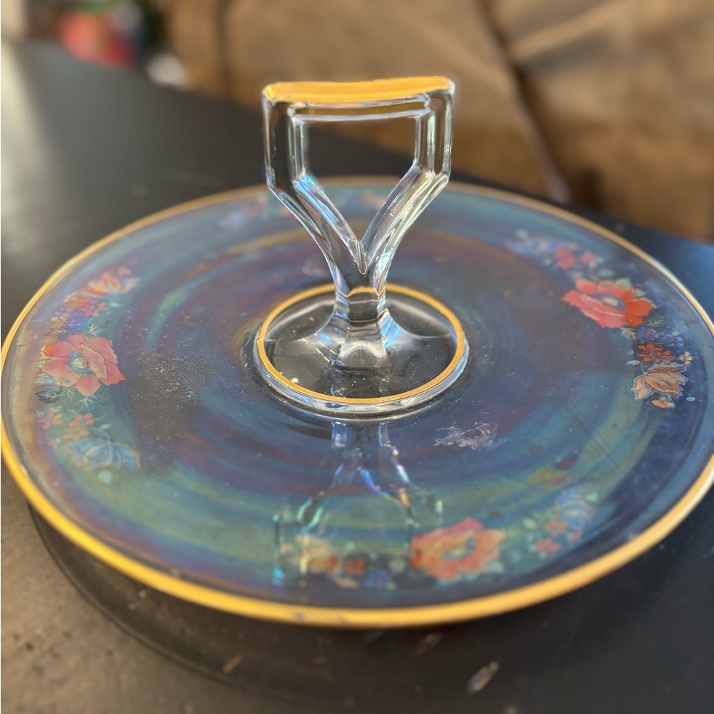 Elegant Glass Cake Stand with Floral Design